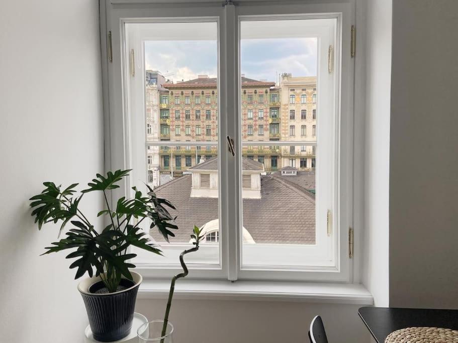 Stylish Designer Apartment At The Center Of Vienna Naschmarkt Viena Exterior foto